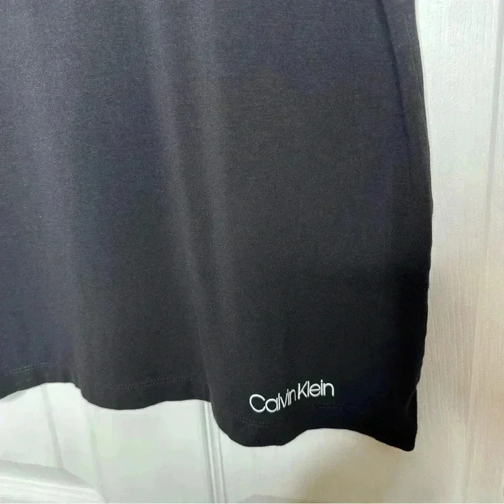 Calvin Klein V-Neck T-Shirt Black Soft Size Large - Picture 8 of 16